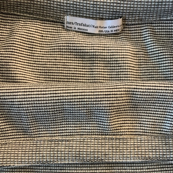 2/$20 ZARA- CROPPED OFF SHOULDER TEE - Picture 2 of 2